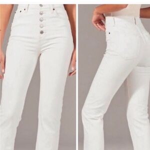 🤍 EUC Abercrombie Ultra High Rise 90s Straight Jeans - White
